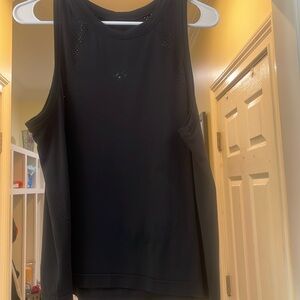 Lululemon license to train tank top great condition